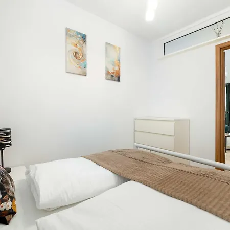 Comfortable With Parking In By Renters アパート シュチェチン
