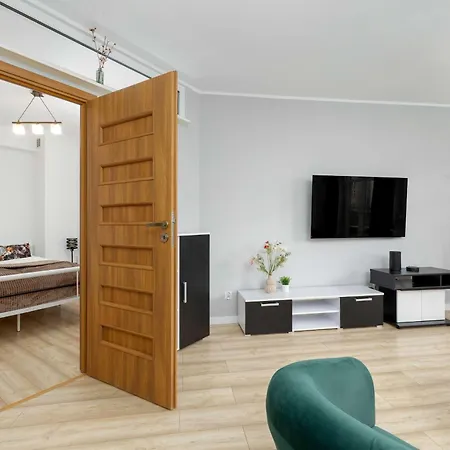 Comfortable With Parking In By Renters * シュチェチン